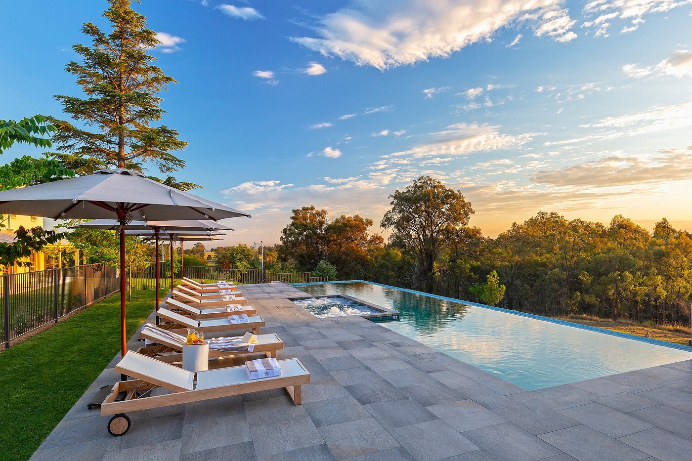 couple therapy retreat